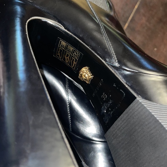 Versace AEVITAS POINTY PLATFORM BOOTS - Picture 8 of 8